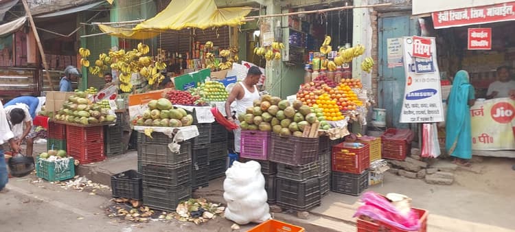 लखीसराय में नोटिस के बाद भी नहीं हट रहा सड़कों पर से अतिक्रमण