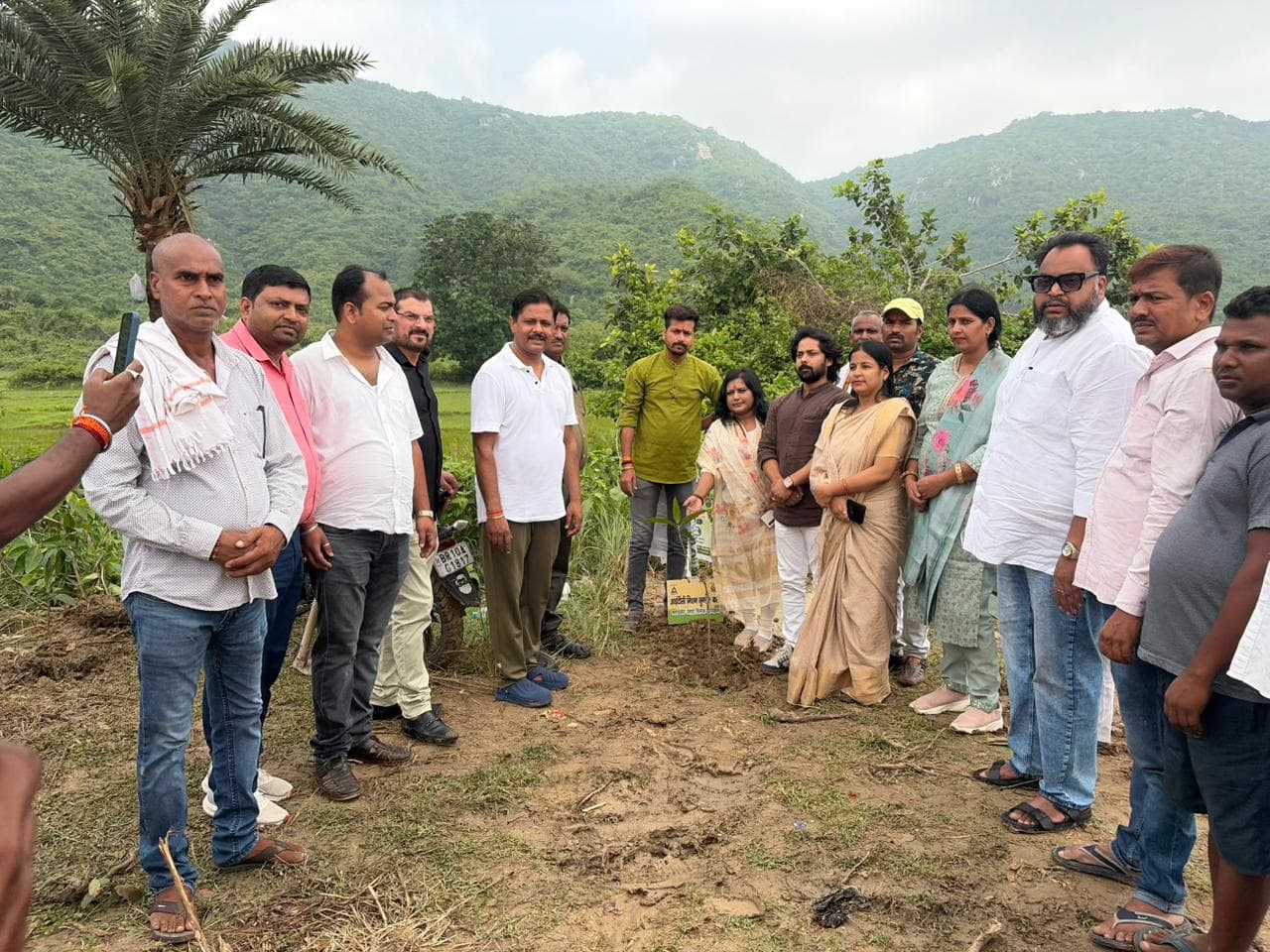 ऋषिकुंड तपोभूमि में हुआ पौधारोपण, पर्यावरण संरक्षण का दिया संदेश