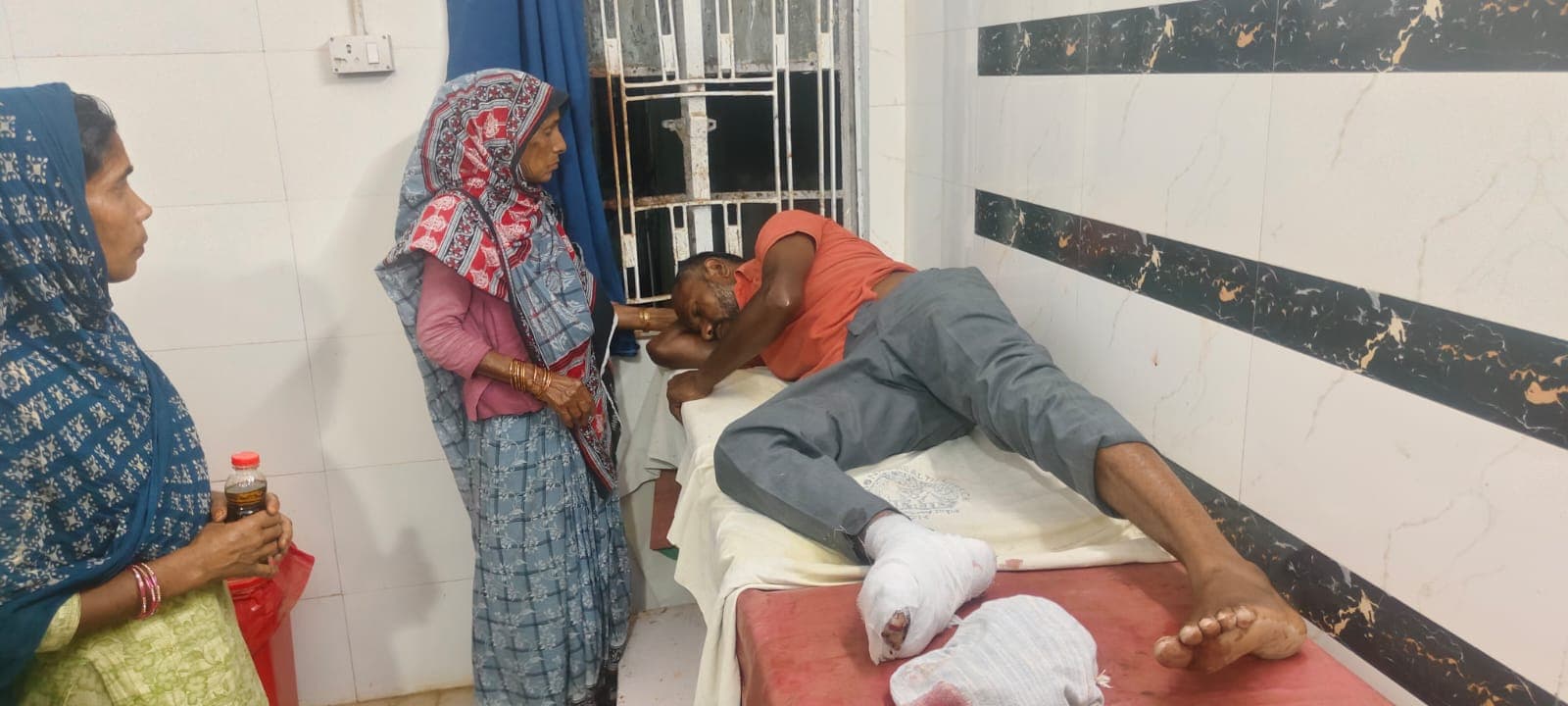 डहुआ गांव के पास तेज रफ्तार दो बाइक की  टक्कर से सवार गंभीर, भागलपुर रेफर