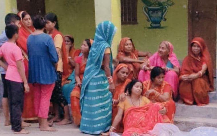 एक ही परिवार, तीन अर्थियां, सदमे में डूबा पूर्णिया का सकमा गांव