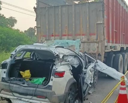 शेखपुरा में अवैध पार्किंग से बढ़ रहा हादसा, सड़क किनारे खड़े वाहन बन रहे मौत का कारण