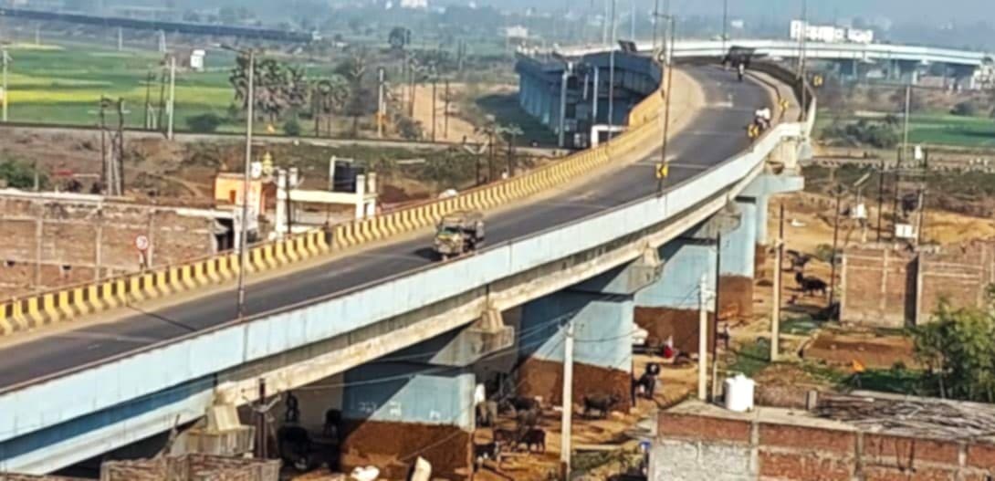 खतरे में लखीसराय बाइपास पुल, भारी वाहनों की एंट्री पर रोक,  तत्काल मरम्मत की मांग