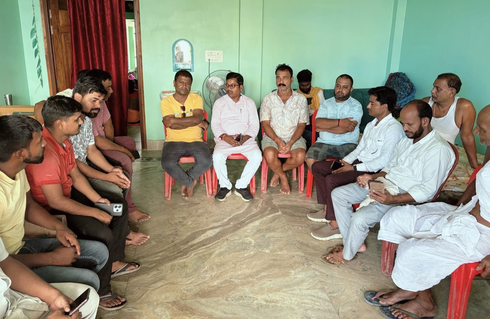प्रिंस यादव की असामयिक मौत से सहरसा में मातम, परिजनों से मिले भाजपा जिलाध्यक्ष