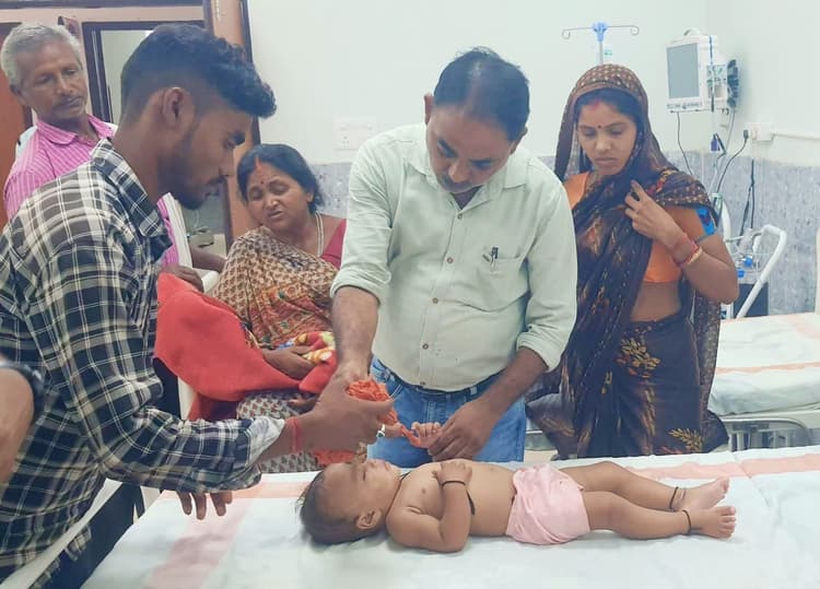 हीटवेव की चपेट में आया दस माह का मासूम, अस्पताल मे भर्ती
