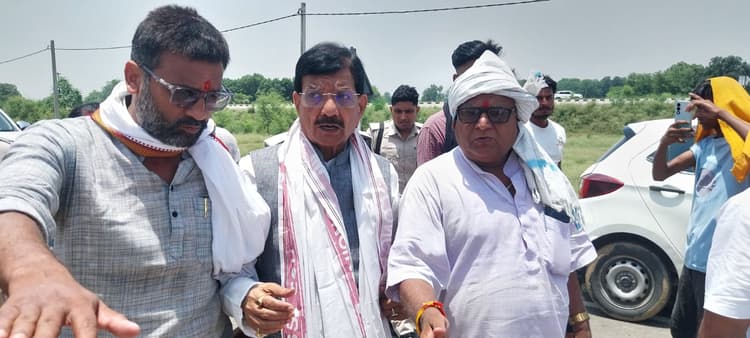 भोजपुर एनकाउंटर ममले में कांग्रेस नेता  मदन मोहन झा की एंट्री, परिजनों से मिलकर बोले- यह साफ तौर पर हत्या है