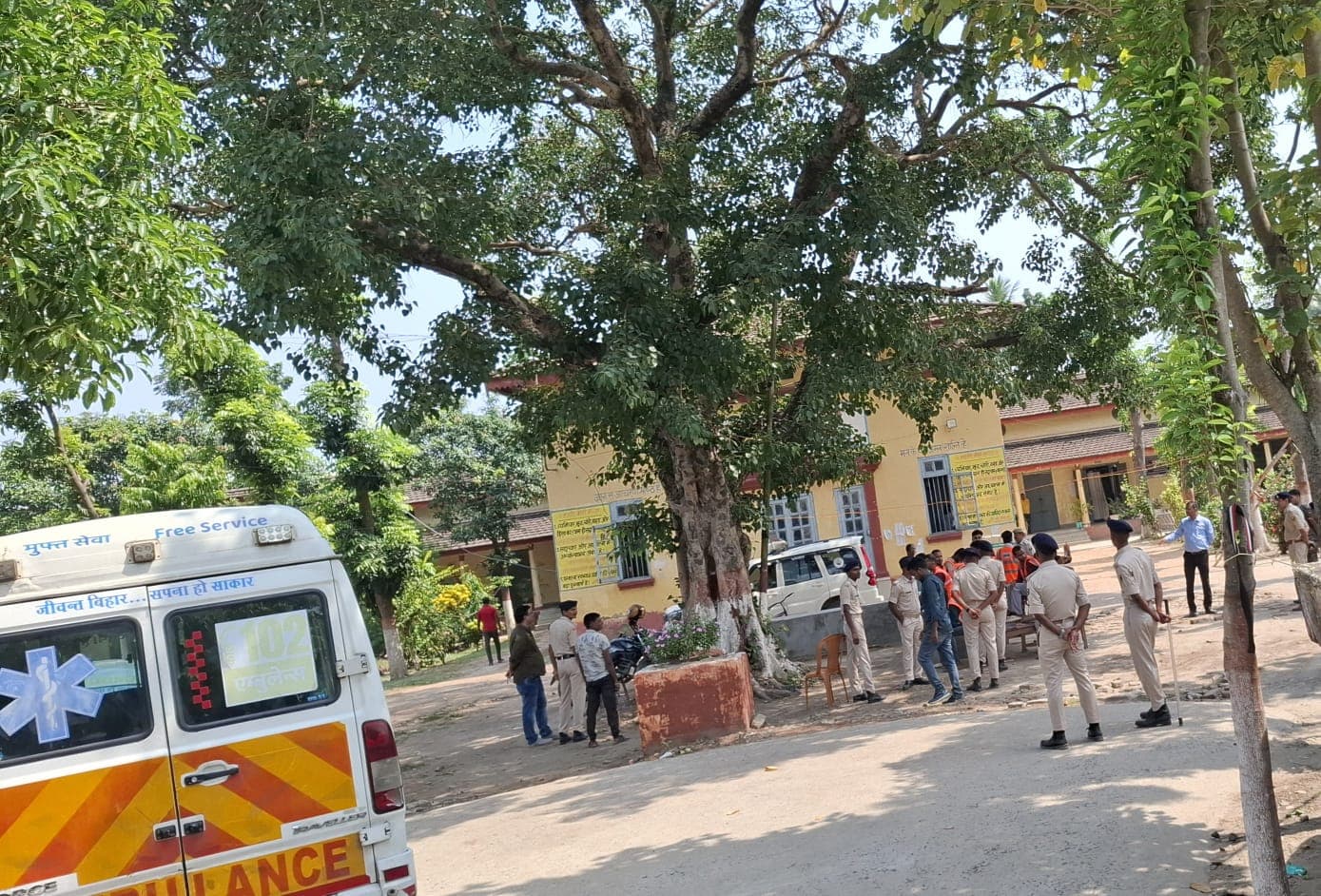 सिपाही भर्ती परीक्षा से पहले जिला स्कूल में शॉर्ट सर्किट से लगी आग, बड़ा हादसा टला