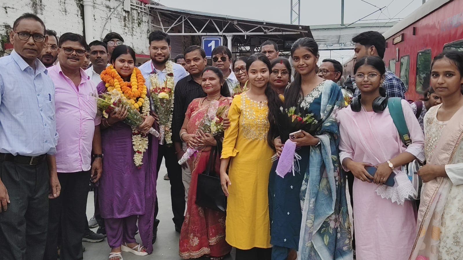 शादी के बाद नहीं छोड़ा सपना, अंजलि कुमारी बनीं SDM, घर लौटने पर भव्य स्वागत