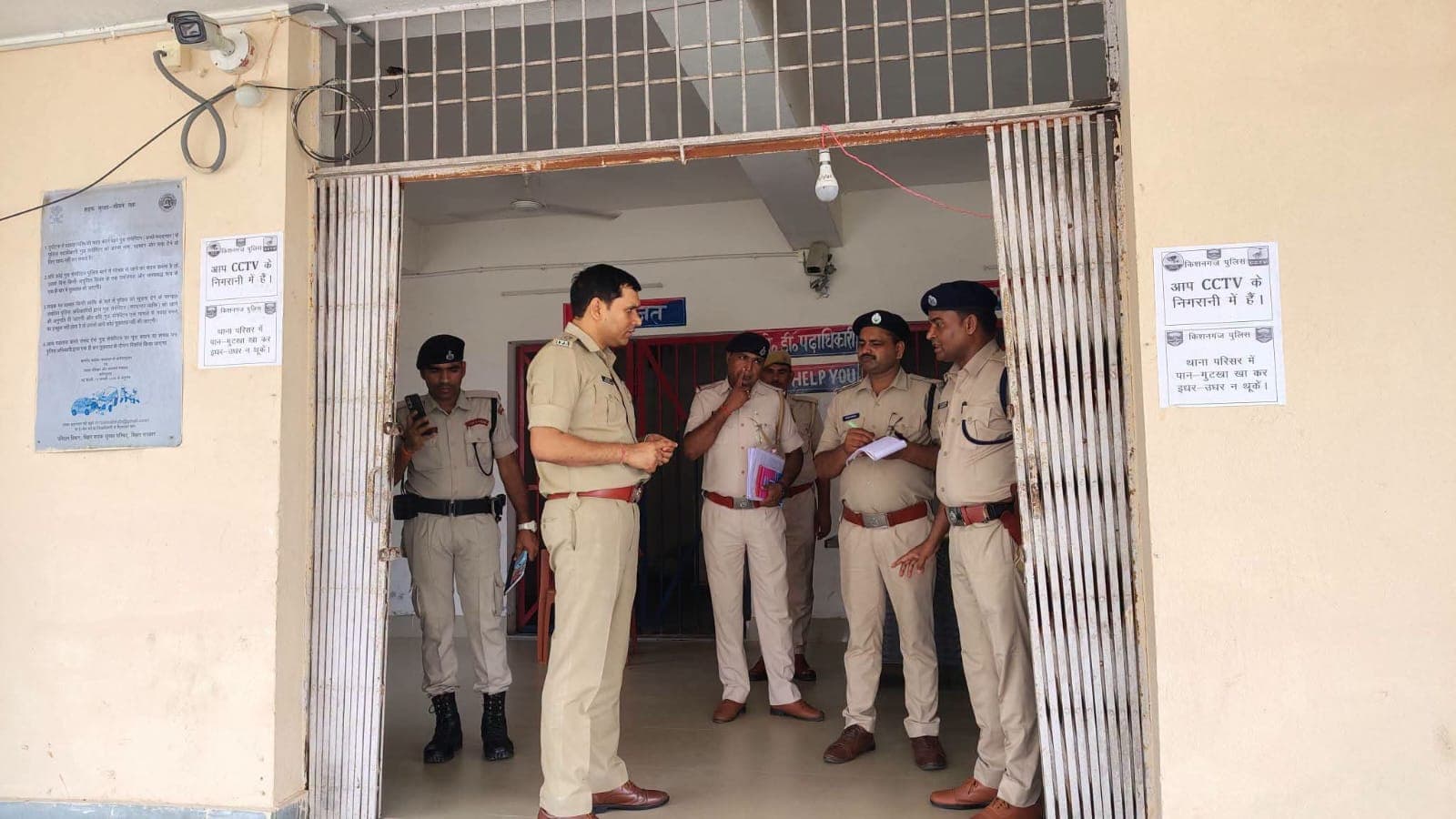 कोचाधामन थाना बन रहा आदर्श पुलिसिंग का मॉडल, एसपी की निगरानी में दिख रहा बदलाव