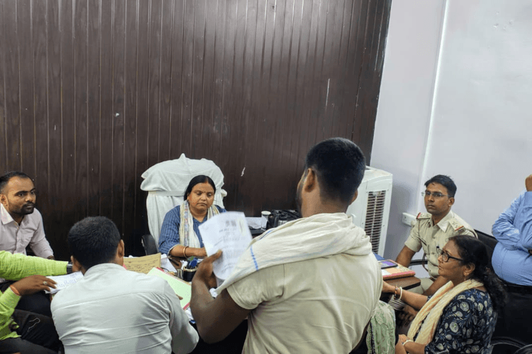 अरवल के सभी अंचलों में लगा भूमि विवाद जनता दरबार, मौक पर ही कई मामलों का हुआ निपटारा