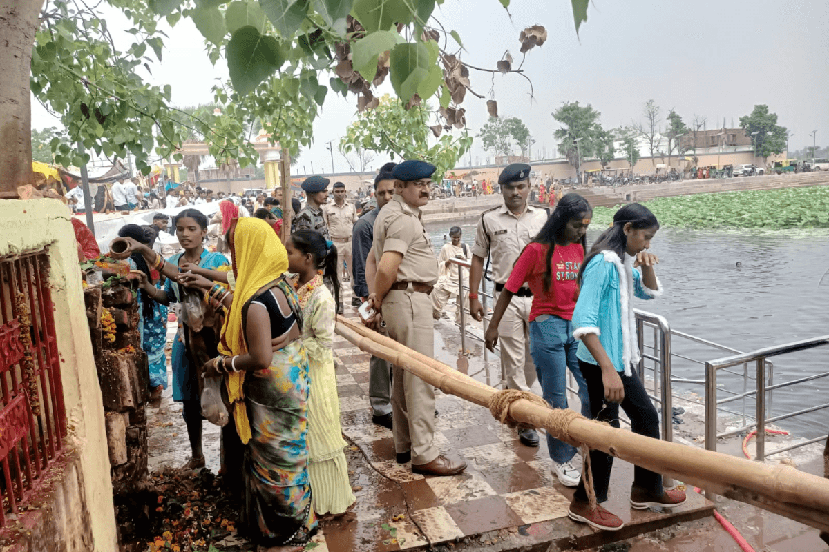 कलेर के ऐतिहासिक मधुश्रवां मलमास मेले में उमड़ी भीड़, सुरक्षा व्यवस्था जांचने पहुंचे एसडीओ और एसडीपीओ