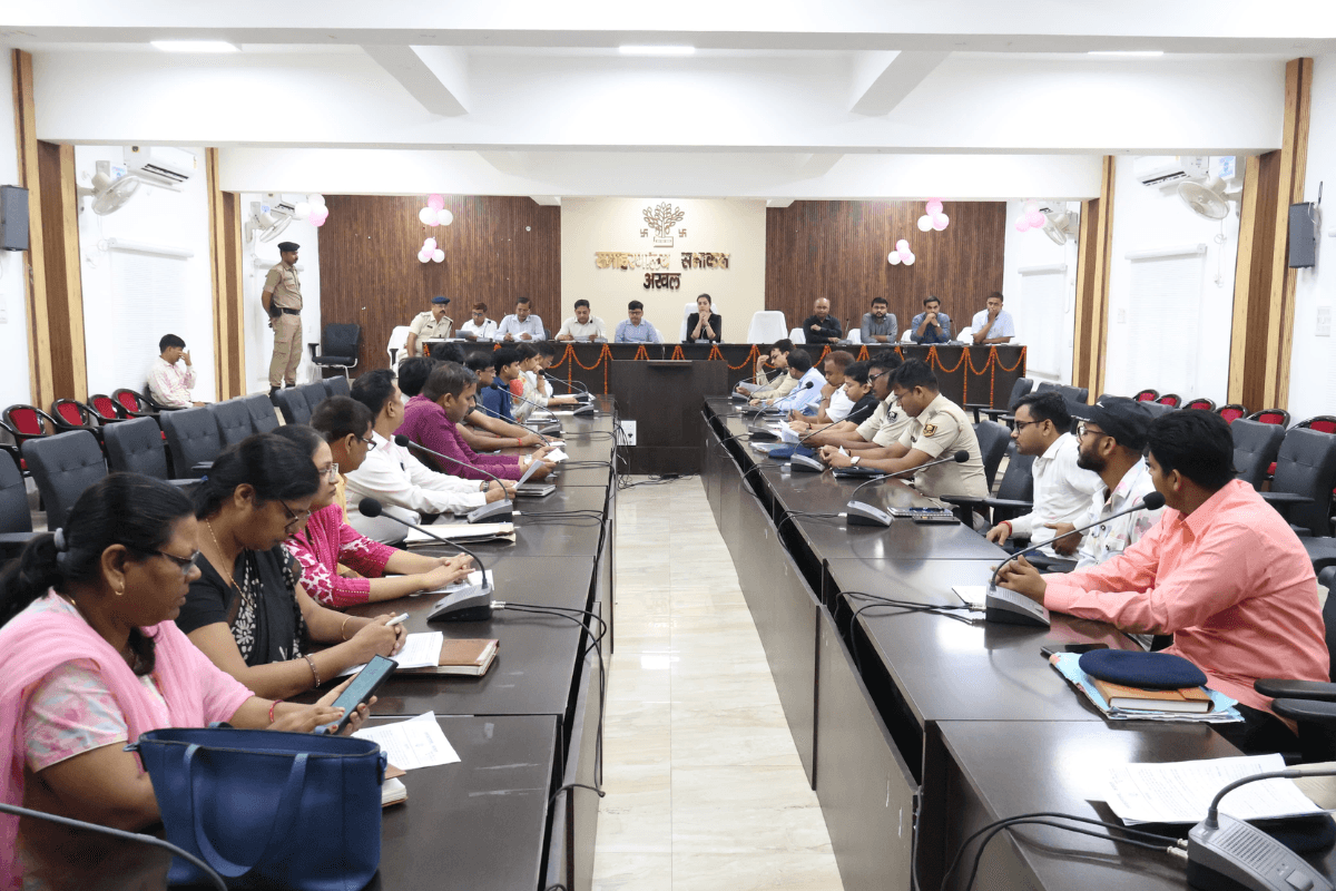 अरवल में सिपाही भर्ती परीक्षा की तैयारी पूरी, चार केंद्रों पर होगी परीक्षा, डीएम ने की तैयारी की समीक्षा