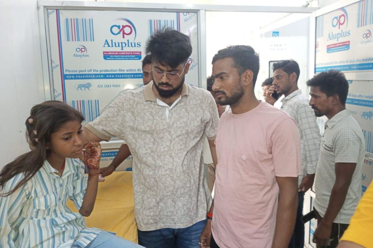 औरंगाबाद में ट्रक ने बाइक को रौंदा, शिक्षक की मौत, बेटी गंभीर रूप से घायल