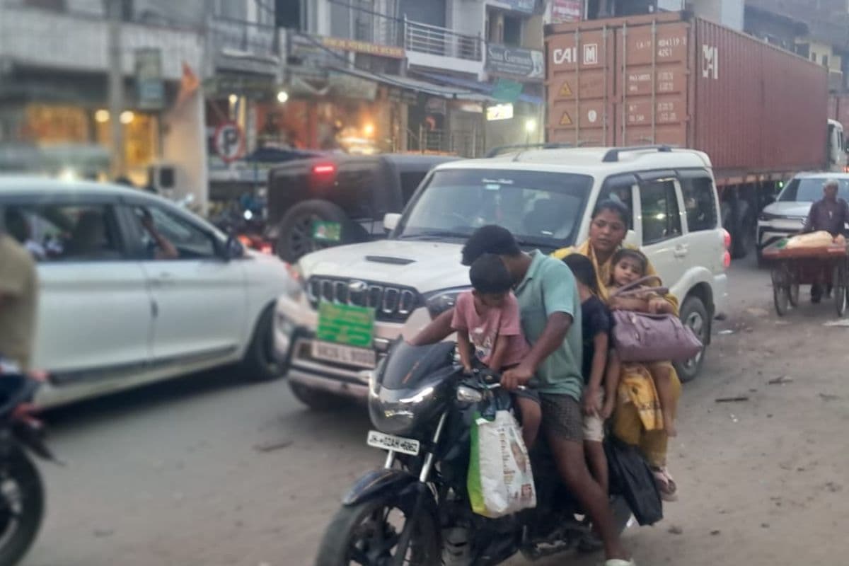 औरंगाबाद: अंबा बाजार में अतिक्रमण हटाओ अभियान के महज 2 घंटे बाद फिर लगा भीषण जाम, अधिकारी बोले- अब होगी सख्त कार्रवाई