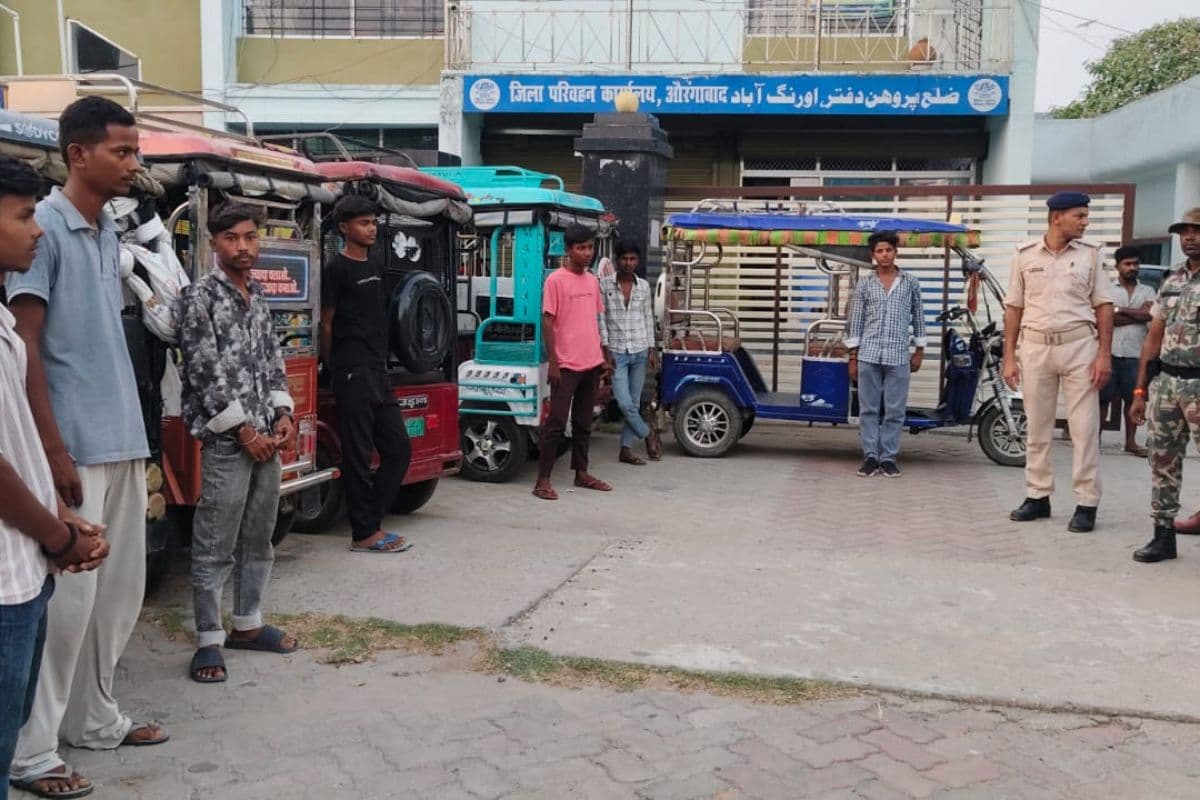 औरंगाबाद में नाबालिग चालकों पर परिवहन विभाग का बड़ा एक्शन, 12 ई-रिक्शा जब्त, जुर्माना ठोका