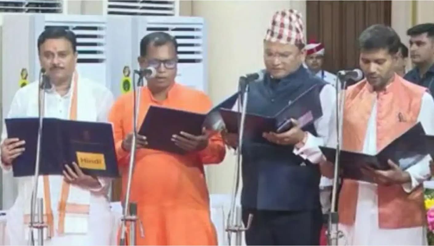 शुभेंदु कैबिनेट का विस्तार, नये मंत्रियों को राज्यपाल ने दिलायी शपथ