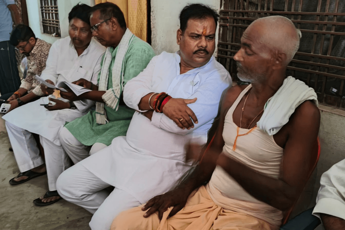 बेगूसराय में शोकाकुल परिवारों से मिले मंत्री संजय पासवान, न्याय व सहायता का दिया भरोसा