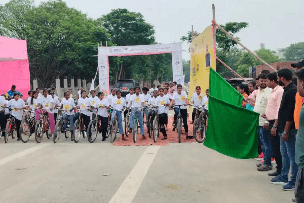 बेगूसराय में ‘अस्मिता महिला सिटी रोड साइकिलिंग लीग’ का जलवा, विश्व साइकिल दिवस पर बेटियों ने दिखाया दमखम
