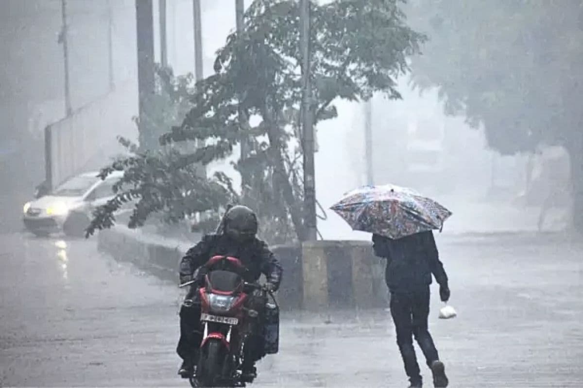 Muzaffarpur Weather Alert: सोमवार को गरज-चमक के साथ बारिश और वज्रपात के आसार, IMD ने जारी की चेतावनी