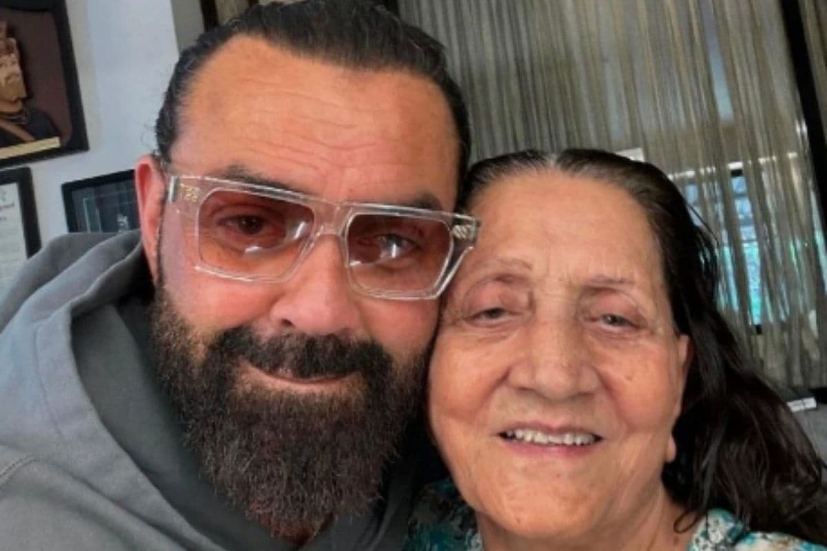 Bobby Deol ने मां प्रकाश कौर को किया याद, बोले- बिना कुछ किए भी लगता था डर