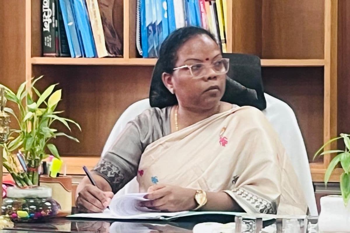 मनरेगा कर्मियों की हड़ताल पर गढ़वा प्रशासन सख्त, डीडीसी ने 3 दिन में काम पर लौटने का दिया अल्टीमेटम 