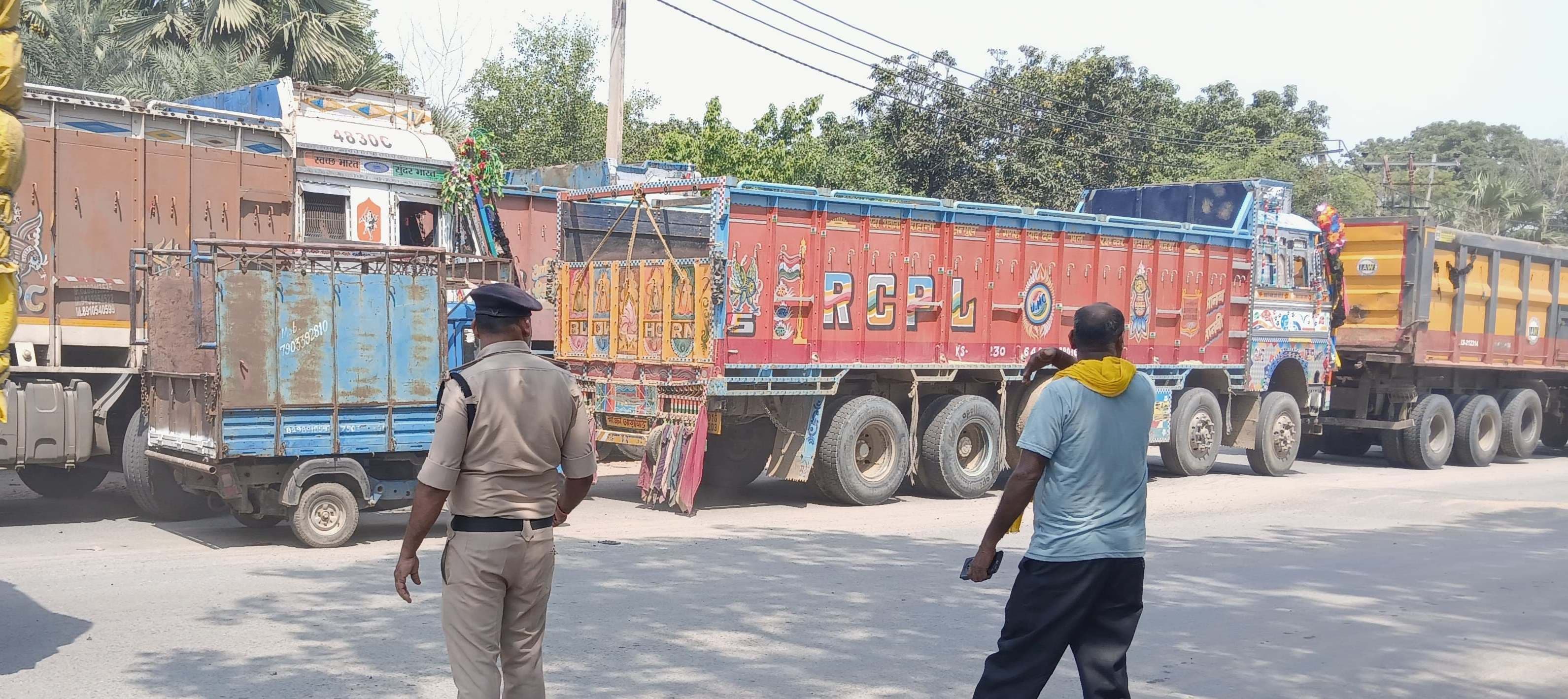 लापरवाही : गंगा पुल से लेकर नौवागढ़ी तक रेंगती रही वाहन, भीषण गर्मी में यात्री रहे परेशान