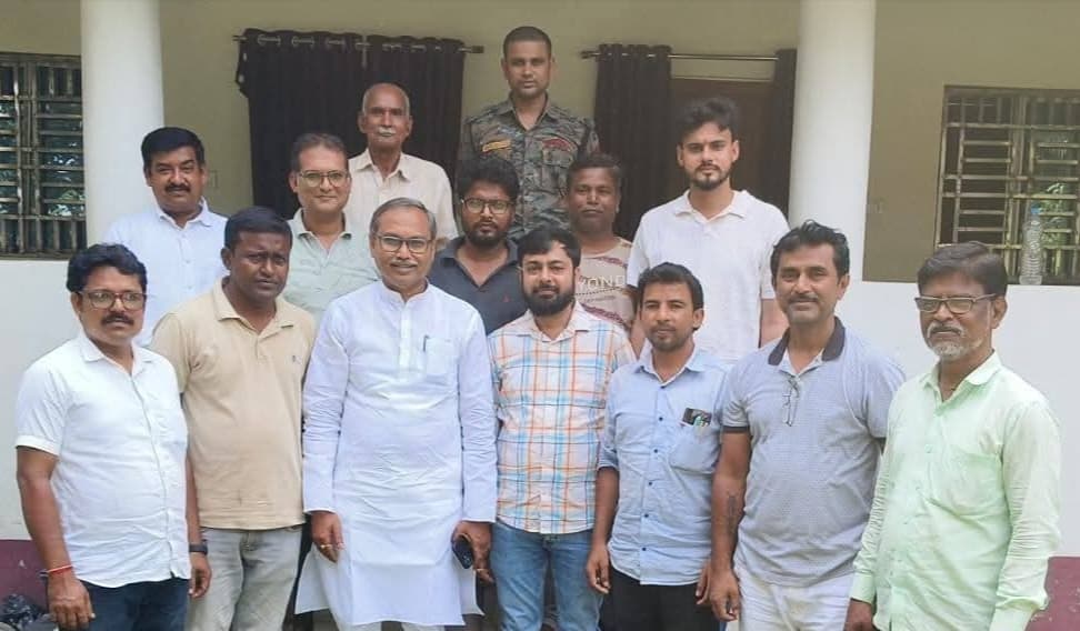 विधायक से मिले सशक्त स्थायी समिति के सदस्य, नगर विकास से जुड़े मुद्दों पर हुई चर्चा