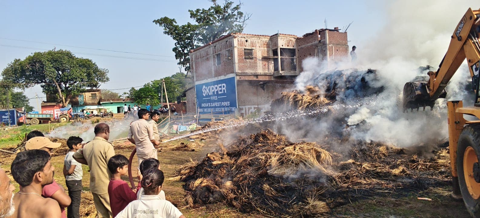 Deoghar News : कुट्टी मिल व घर में लगी भीषण आग, 10 घंटे की मशक्कत के बाद पाया काबू