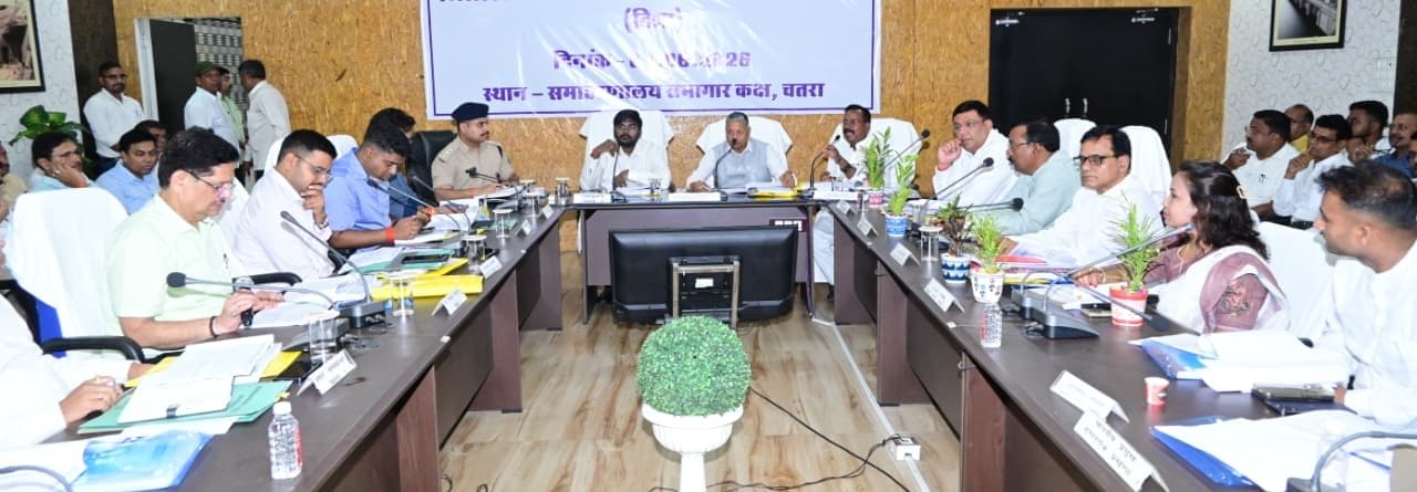 दिशा की बैठक में पिपरवार की योजनाओं के कार्यान्वयन की समीक्षा