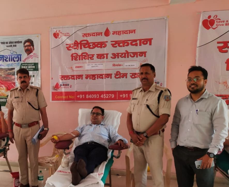 गेंदा महतो को दी गयी विदाई, लंबे सेवाकाल के लिए किये गये सम्मानित