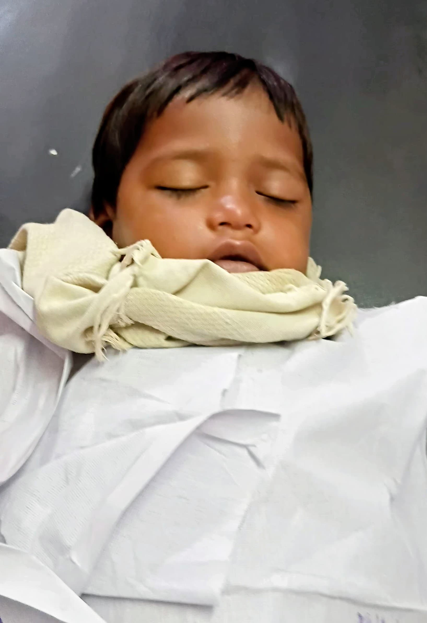 Chakradharpur News : ज्येष्ठ जतरा मेला में खेलते हुए तालाब में गिरी बच्ची, डूबने से मौत