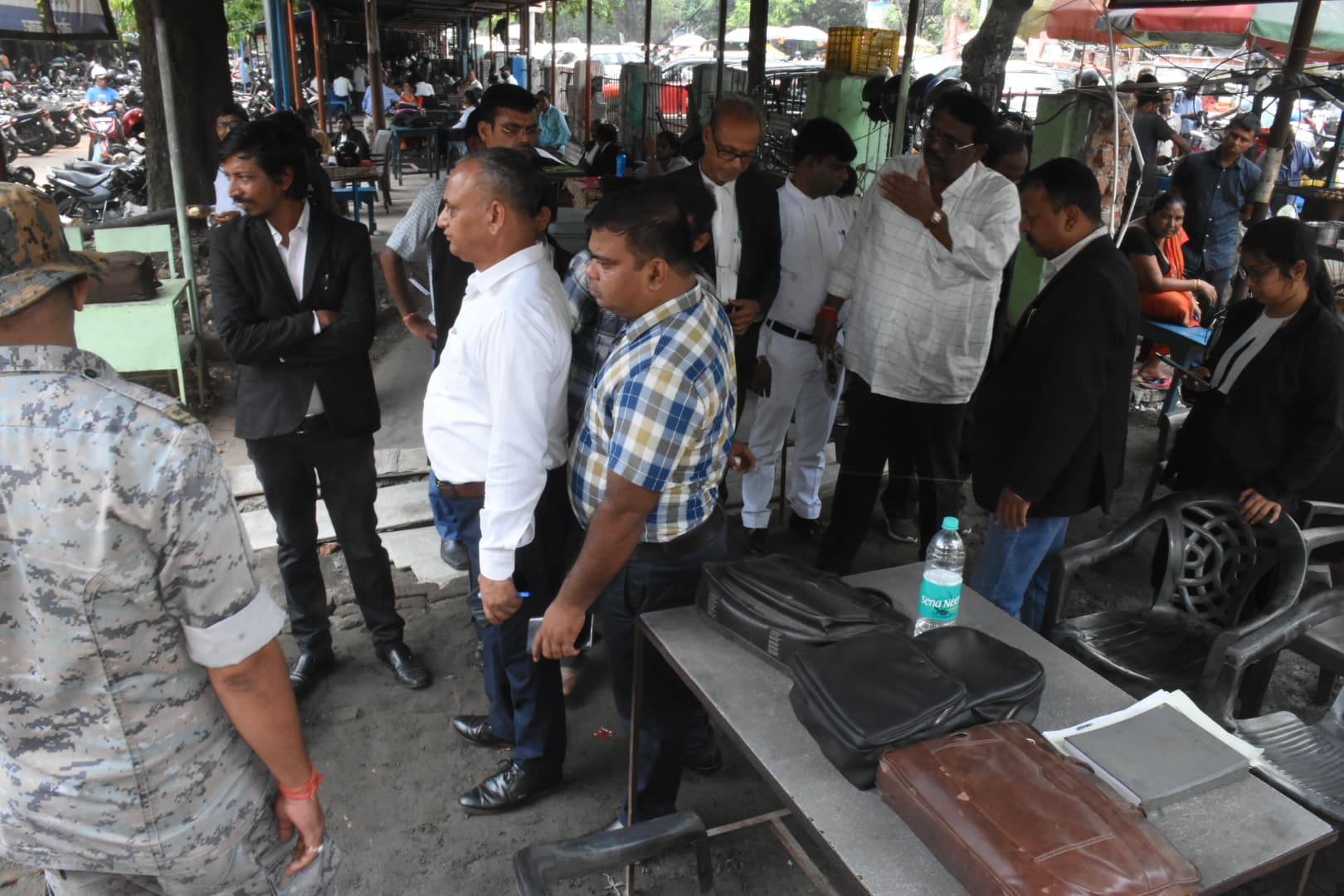 Dhanbad News: अप्रोच रोड को लेकर वार्ता, अधिवक्ताओं को मिला आश्वासन