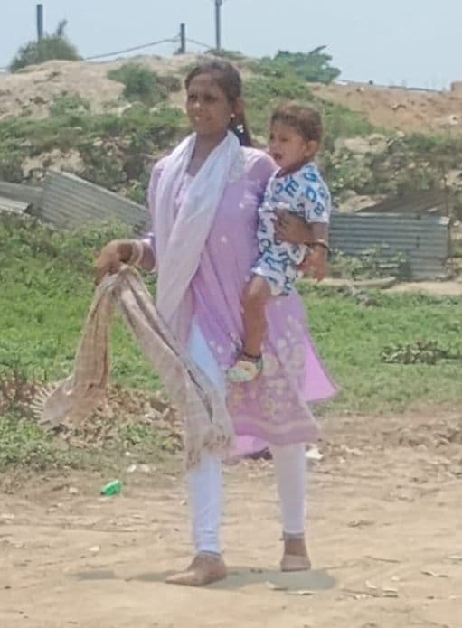 गंगा के इस पार बेबसी, उस पार उम्मीद