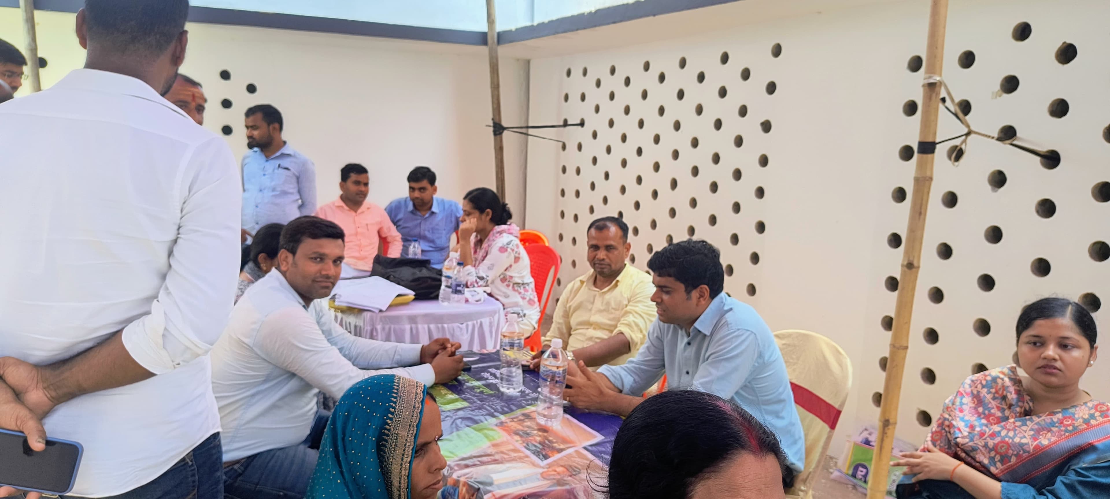 विद्युत विभाग ने विभिन्न पंचायतों में सुनीं उपभोक्ताओं की समस्याएं, मौके पर किया समाधान