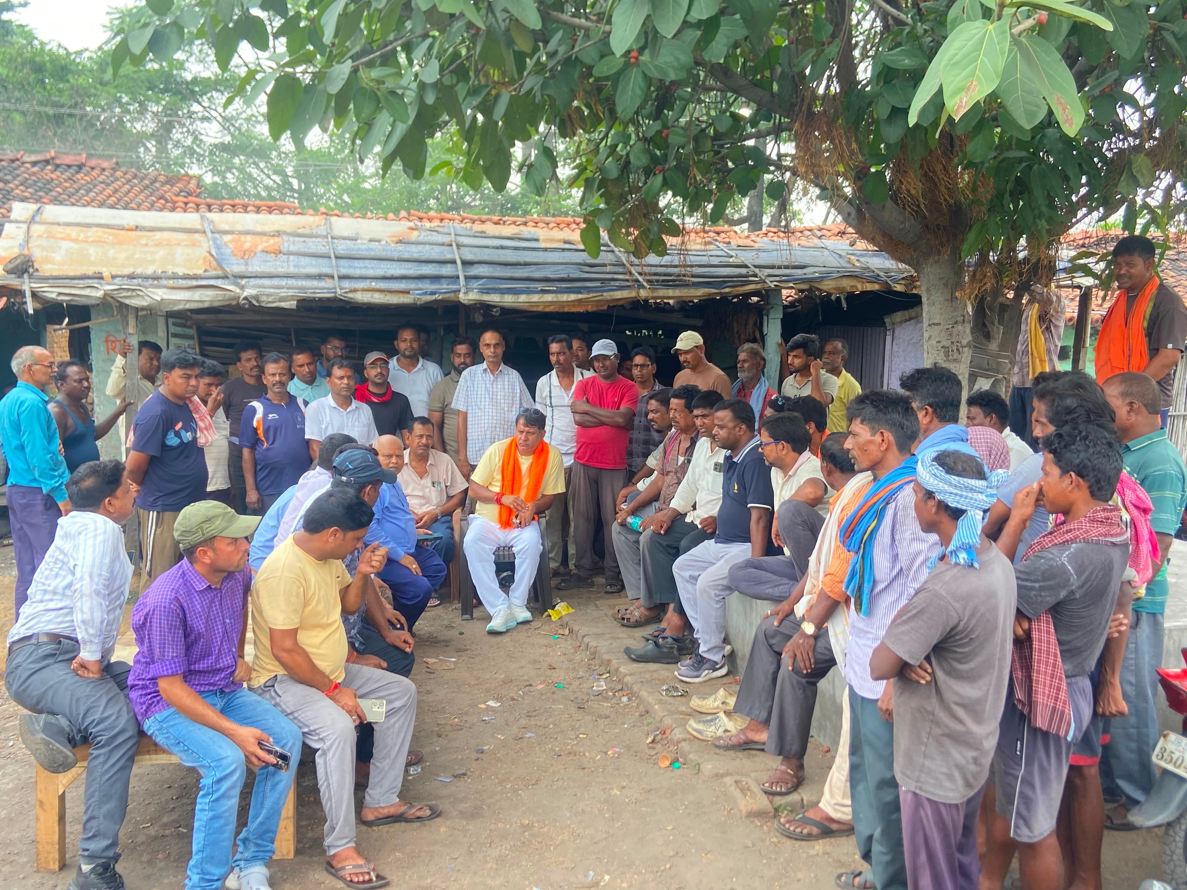 लोडिंग में छूटे ट्रकों को अगले दिन मिलेगी प्राथमिकता : पूर्व मंत्री