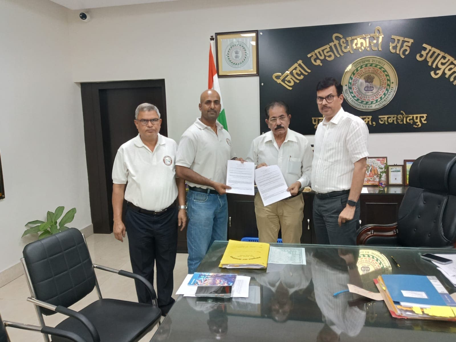 Jamshedpur News : बेलाजुड़ी पीएचसी में खुलेगा जेरियाट्रिक केयर सेंटर, हुआ एमओयू