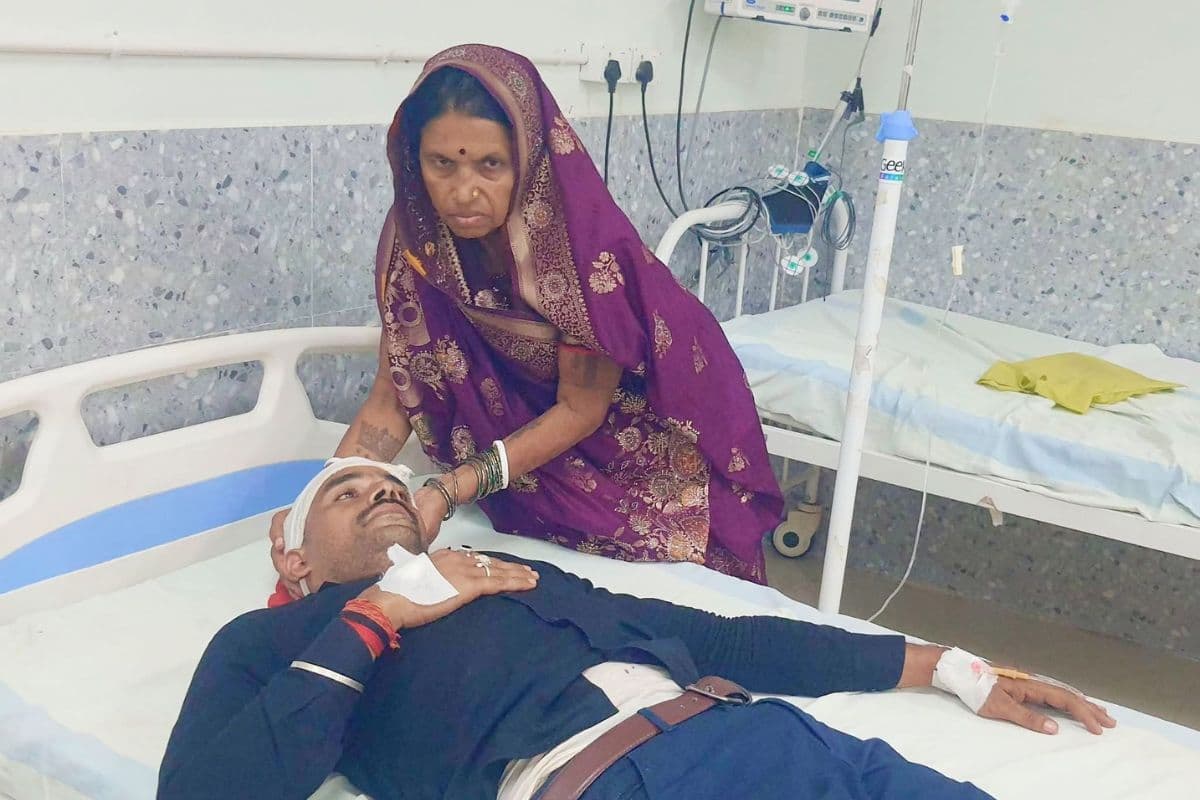 कटहल तोड़ने को लेकर हुआ विवाद, युवक पर लाठी-डंडों से हमला