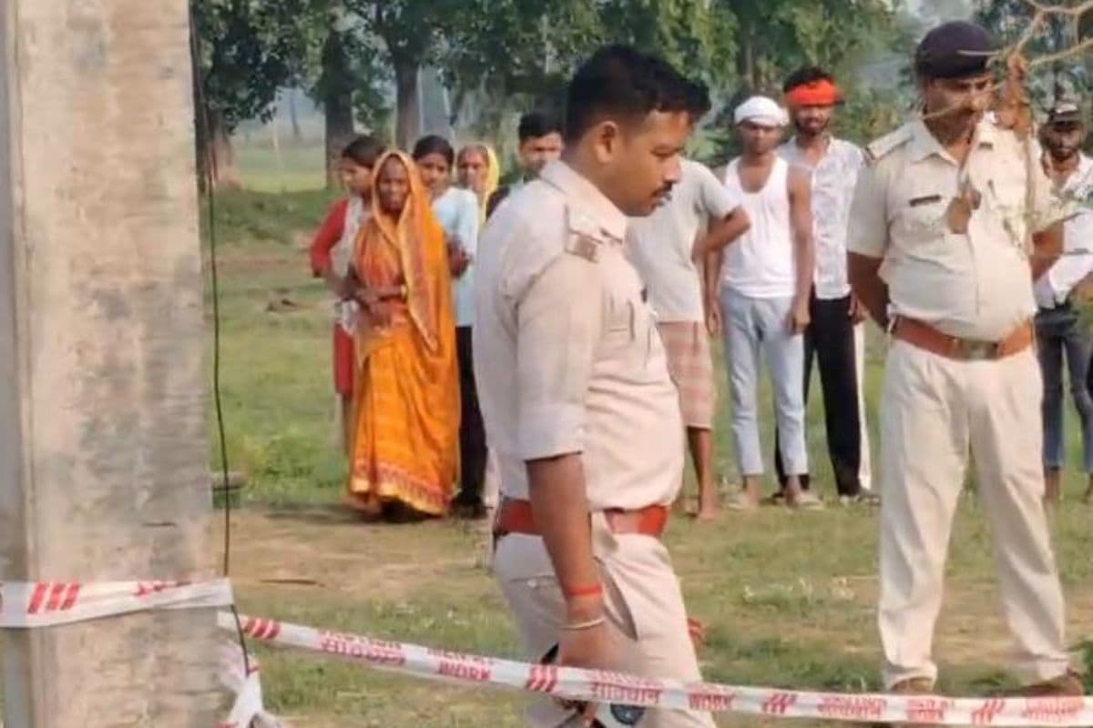 मुंगेर के कटनी गांव के बाहर सड़क किनारे मिला अज्ञात युवक का शव, इलाके में सनसनी