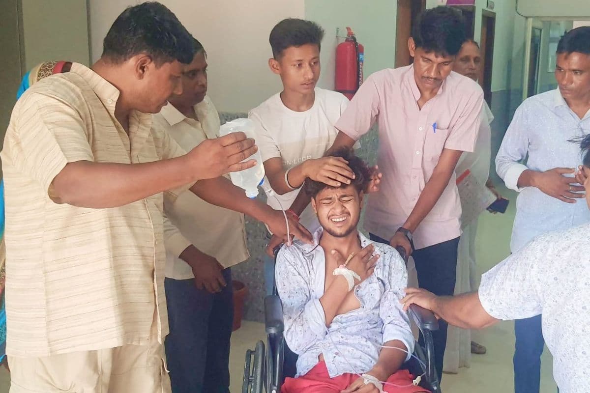 कटोरिया में युवक को सांप ने डसा, जड़ी-बुटी के भरोसे गंवा दिया समय, हालत बिगड़ी तो पहुंचाया अस्पताल