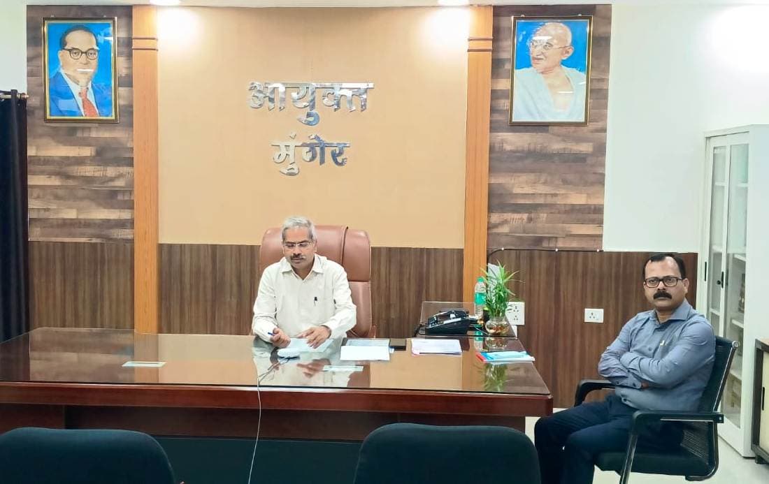 नीलाम पत्र वादों के त्वरित निष्पादन का आयुक्त ने दिया निर्देश