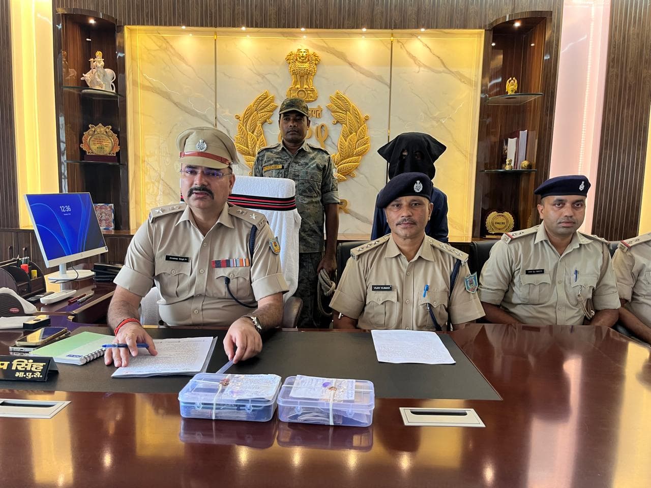 महेशपुर में चोरी के महज 12 घंटे के भीतर आरोपी युवक गिरफ्तार