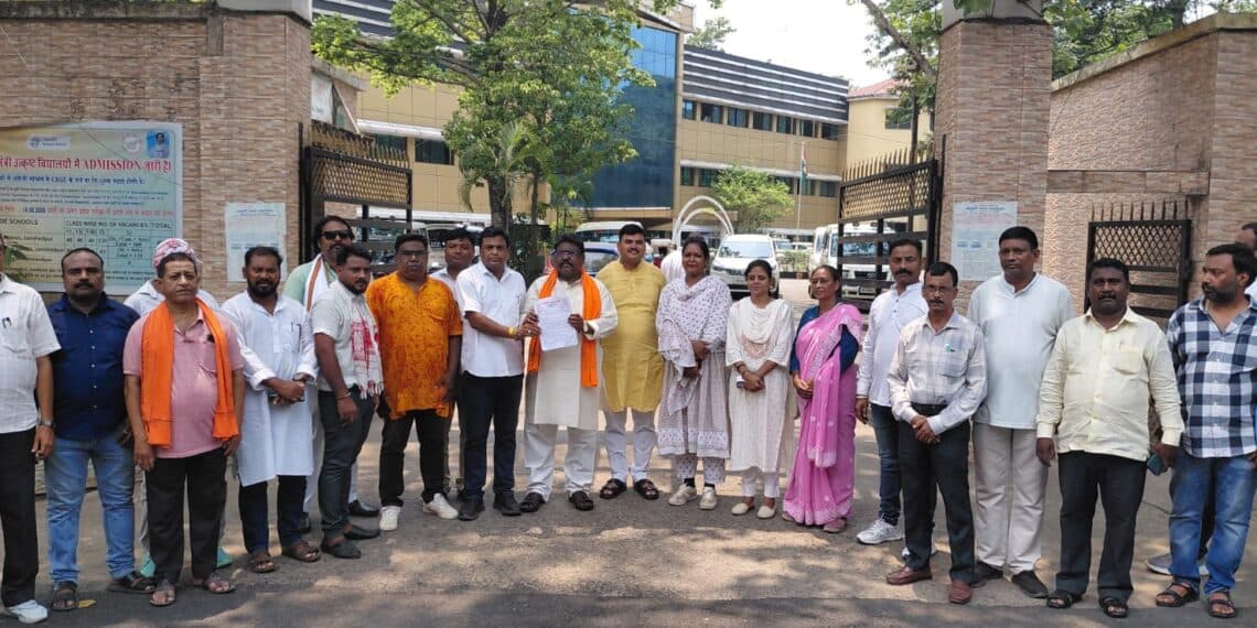 Jamshedpur News : खासमहल-गोविंदपुर सड़क निर्माण कार्य एक हफ्ते में शुरू न हुआ, तो आंदोलन