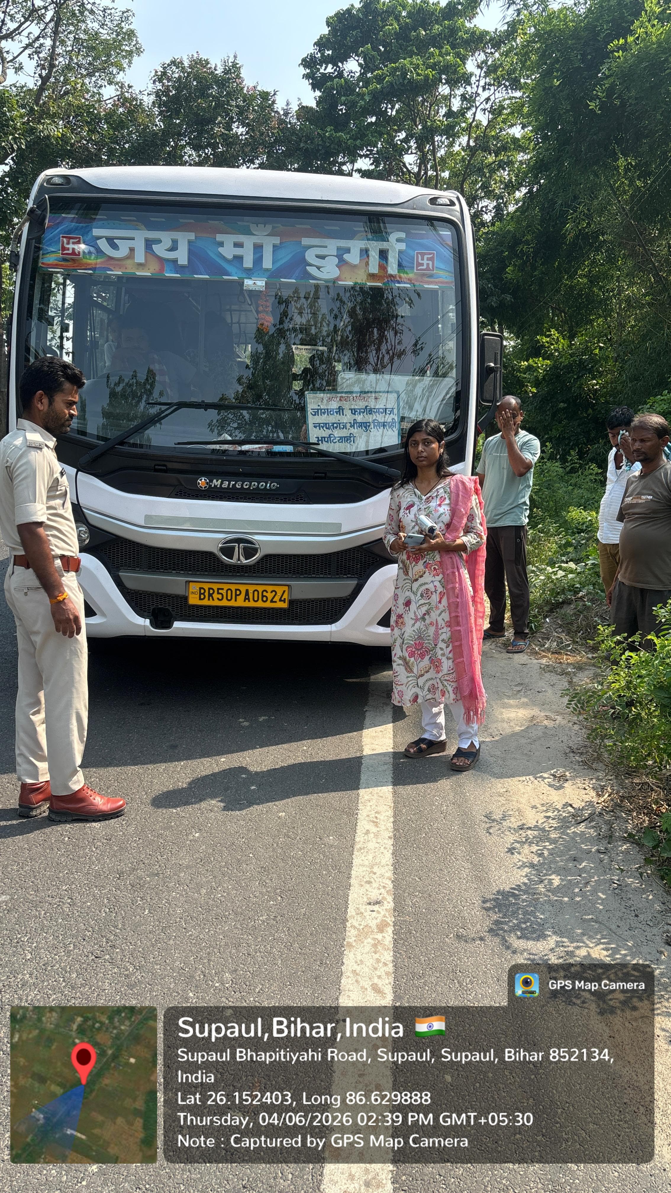 मनमाना किराया वसूलने वालों पर प्रशासन सख्त, बसों में चढ़कर यात्रियों से ली गई जानकारी
