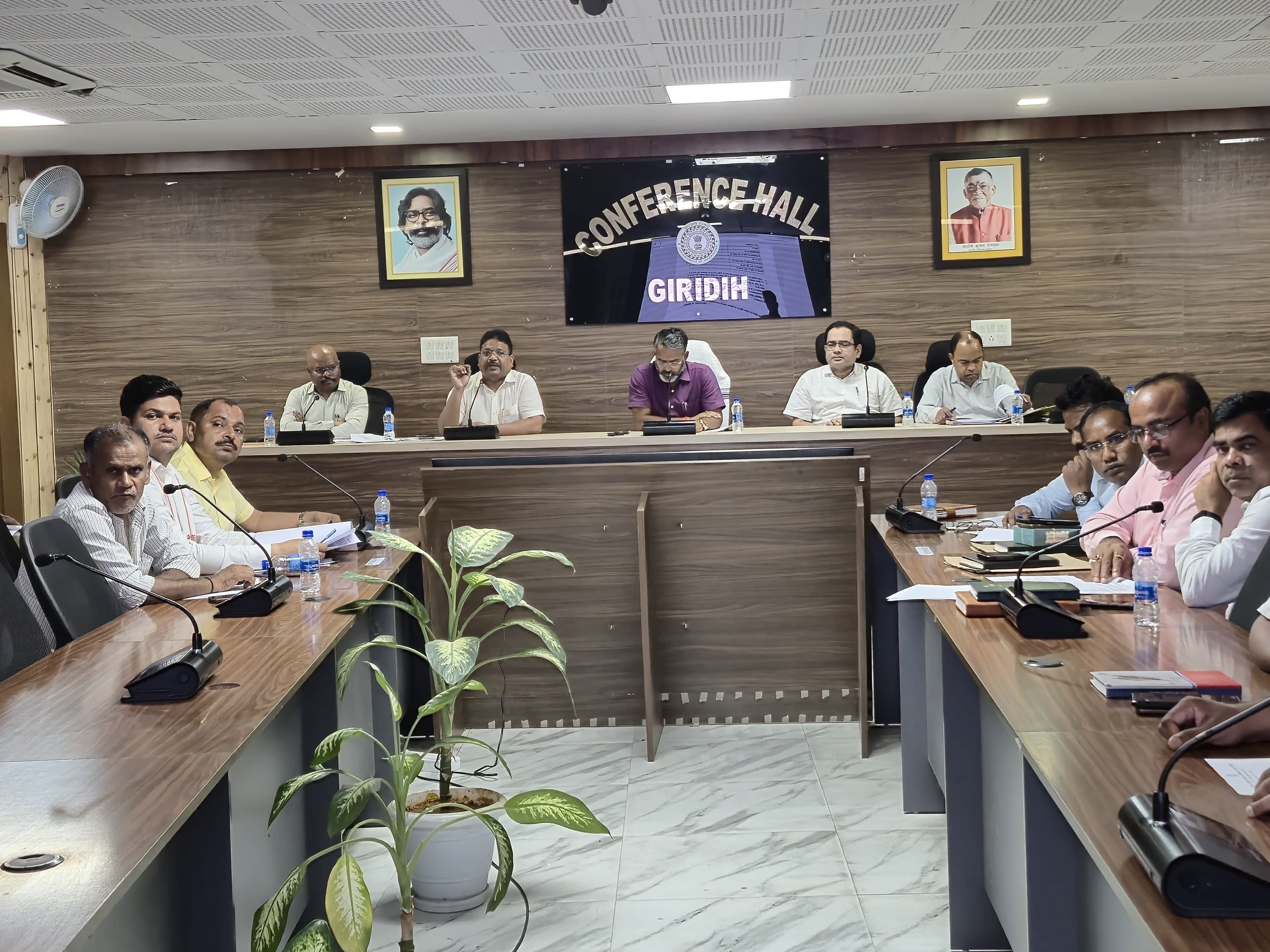Giridih News :मतदाता सूची को पूरी तरह त्रुटिरहित बनाना उद्देश्य : डीसी