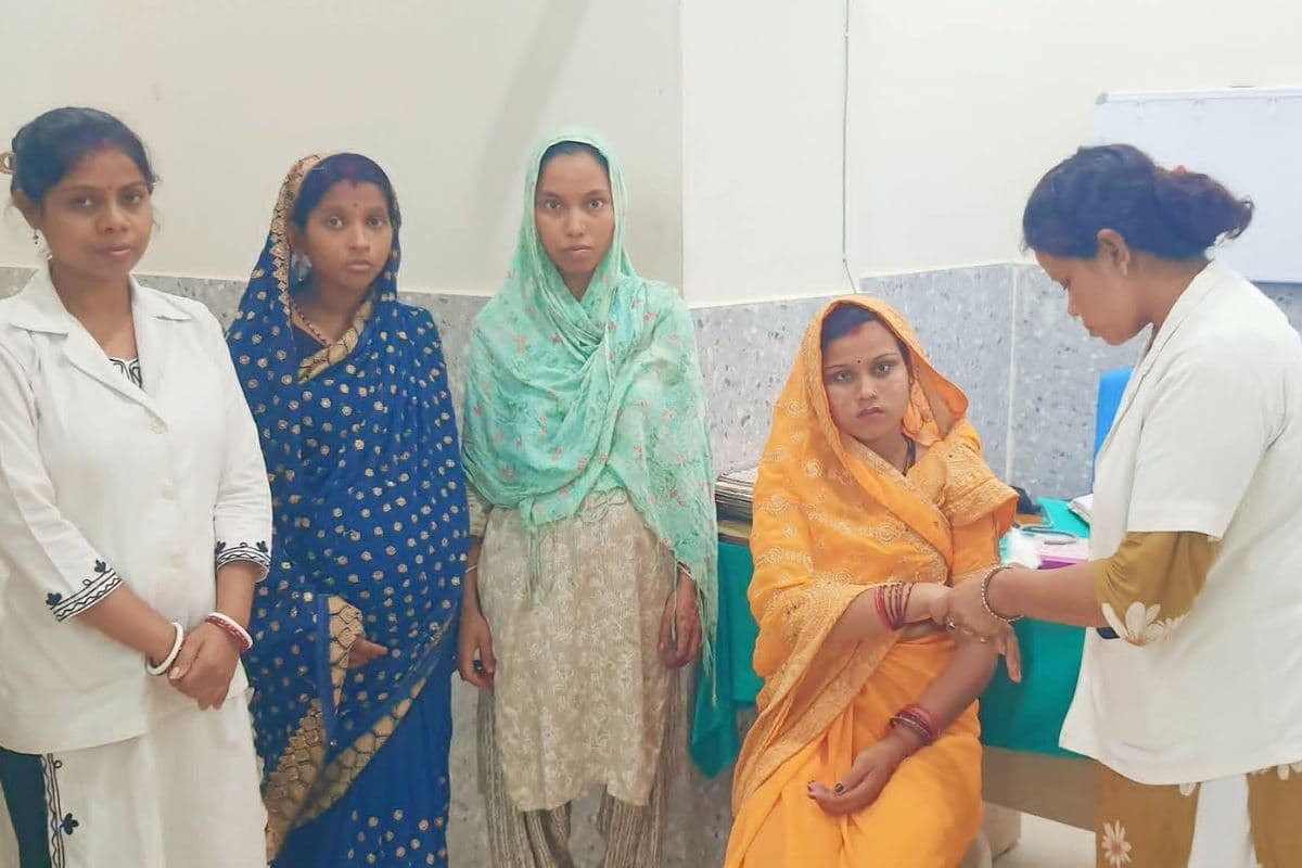 एनीमिया मुक्त अभियान : कटोरिया के सीएचसी में एनीमिया से पीड़ित पांच गर्भवती महिलाओं को लगाया गया विशेष इंजेक्शन, अब तेजी से बढ़ेगा हीमोग्लोबिन