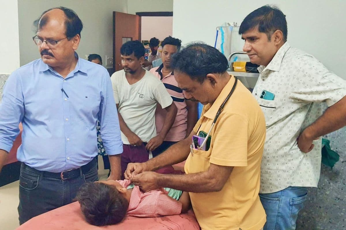 कटोरिया में आंगनबाड़ी केंद्र से लौट रहे मासूम को बाइक ने मारी टक्कर, सिर में गंभीर चोट, देवघर रेफर