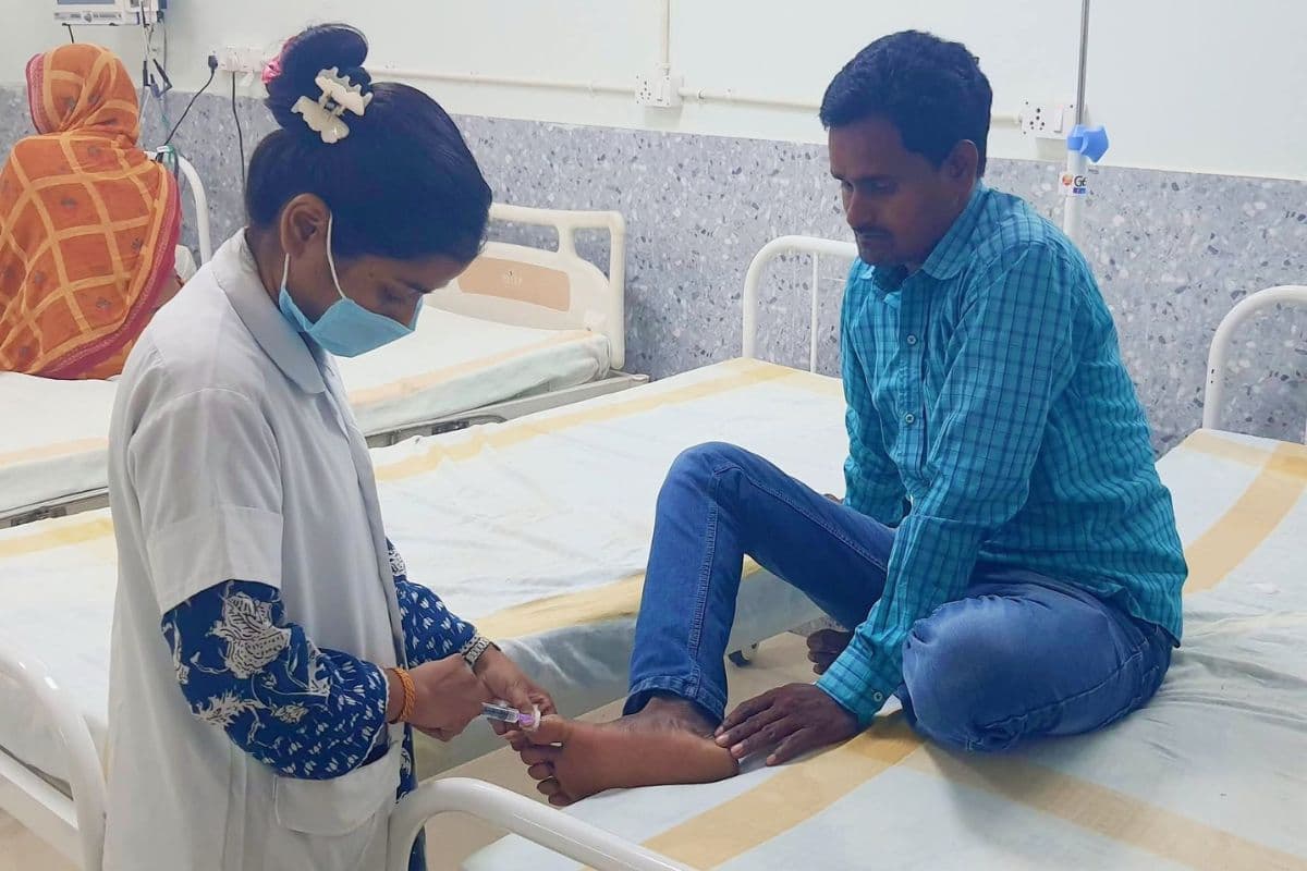 कटोरिया में खेत में हल चला रहे किसान को बिच्छू ने मारा डंक, दर्द से तड़पते हुए पहुंचा अस्पताल