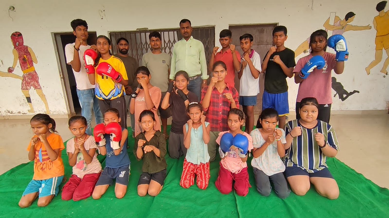 राज्य स्तरीय वुशु प्रतियोगिता के लिए लखीसराय जिला टीम रवाना