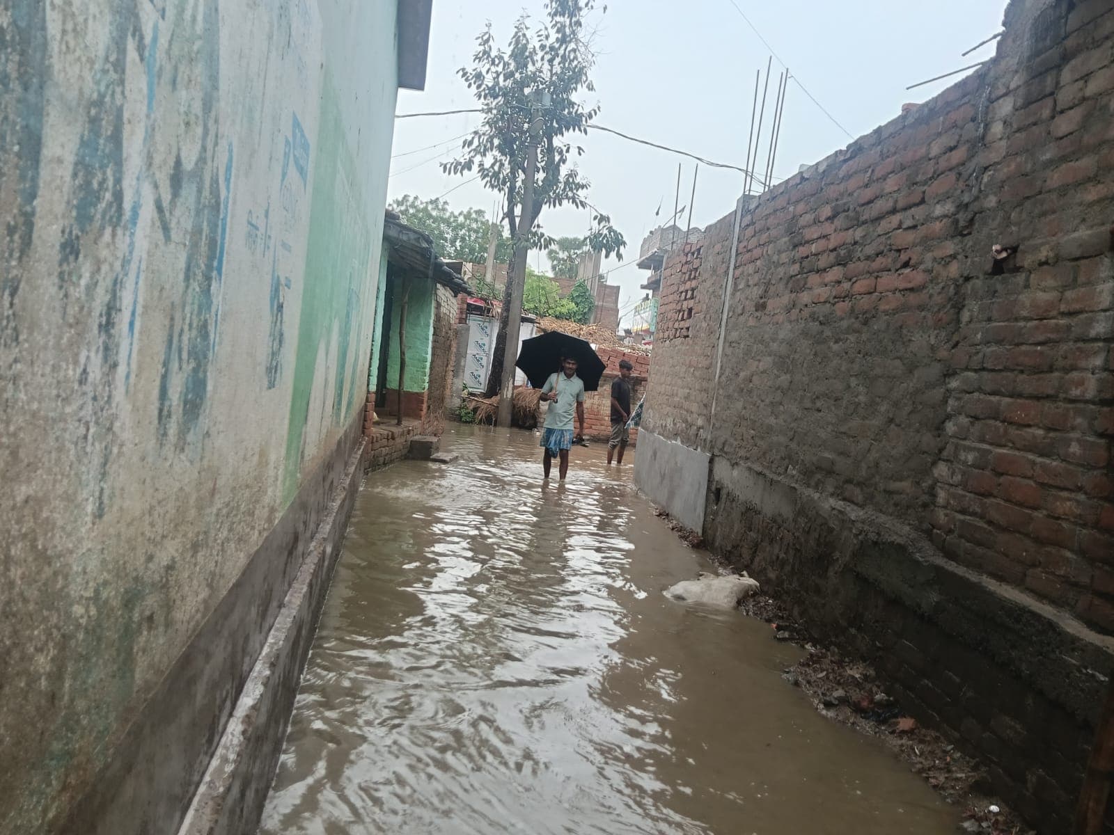 कहलगांव में बारिश ने खोली व्यवस्थाओं की पोल, आधा दर्जन गांवों में जलजमाव