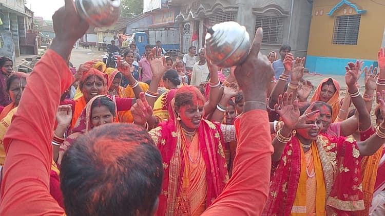 हौरी वासर अनुष्ठान धुलौट संकीर्तन में उमड़े श्रद्धालु