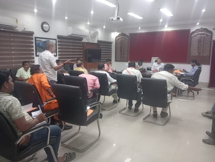 श्रावणी मेले की तैयारी शुरू: सिंहेश्वर मंदिर में श्रद्धालुओं के लिए होगी बेहतर व्यवस्था, भीड़ नियंत्रण को लेकर विशेष इंतजाम